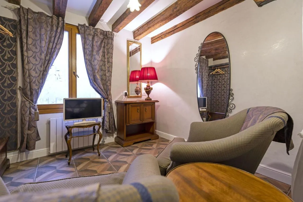 Il Nido Di San Stae Apartment Venice Italy