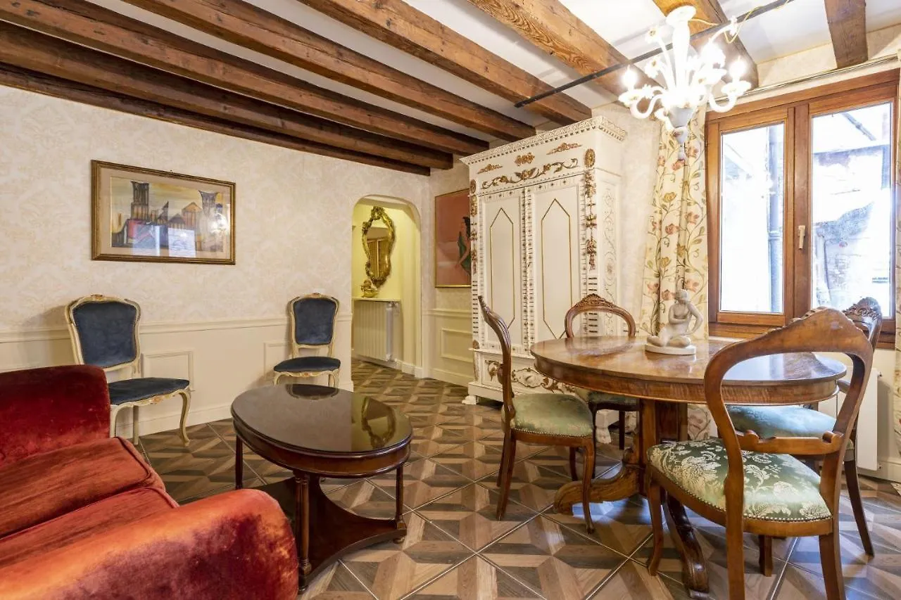 Il Nido Di San Stae Apartment Venice Italy